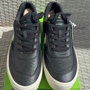 Cariuma Unisex Luan Pro Black Leather Sneaker